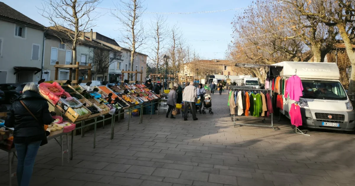 Marché de producteurs et artisanat locaux à Piolenc